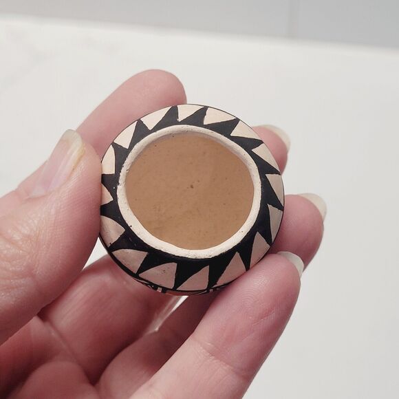 Acoma Pottery Vase Vintage Native American NM Pot Signed L Garcia Polychrome - Picture 10 of 12